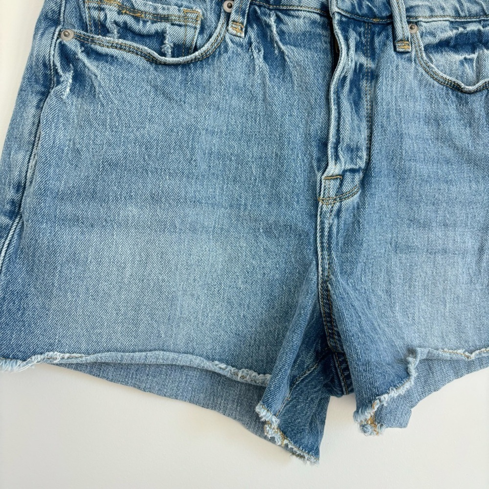 Good American Good Curve Denim Cut Off Jean Shorts 4/27 - Picture 8 of 12